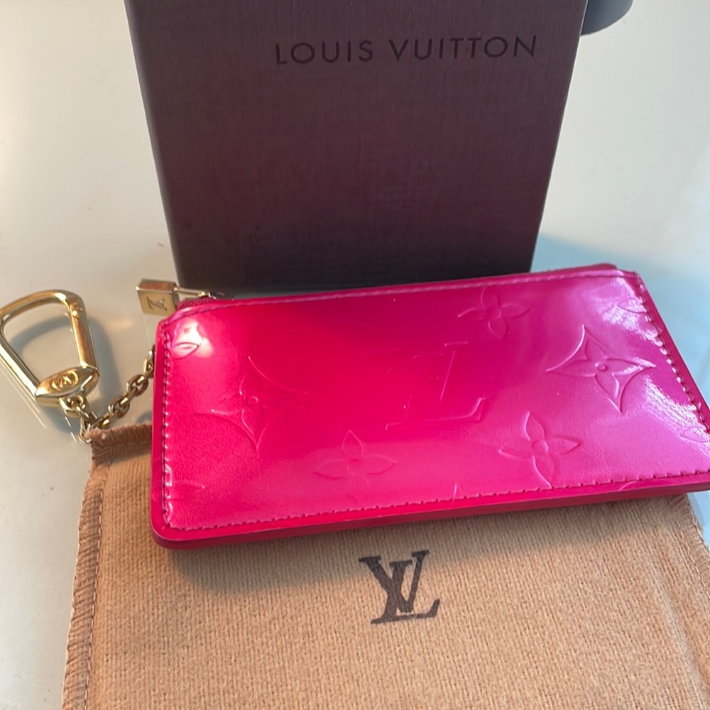 Louis Vuitton hot pink cles
